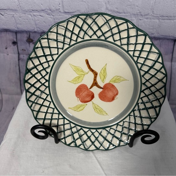 Royal Norfolk Cream and Green Apple Plate - Picture 2 of 4
